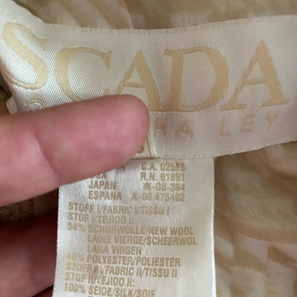 Escada suit - Picture 7 of 8